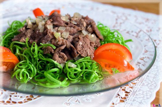 nom rau muong thit bo